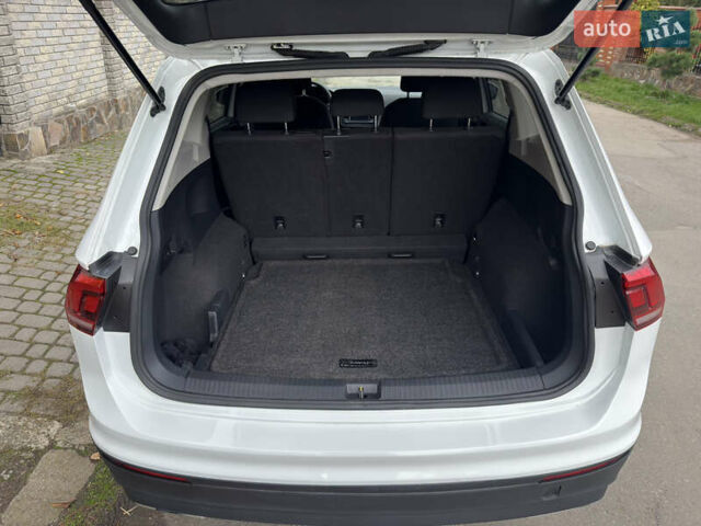 Белый Фольксваген Тигуан, объемом двигателя 2 л и пробегом 39 тыс. км за 24500 $, фото 14 на Automoto.ua