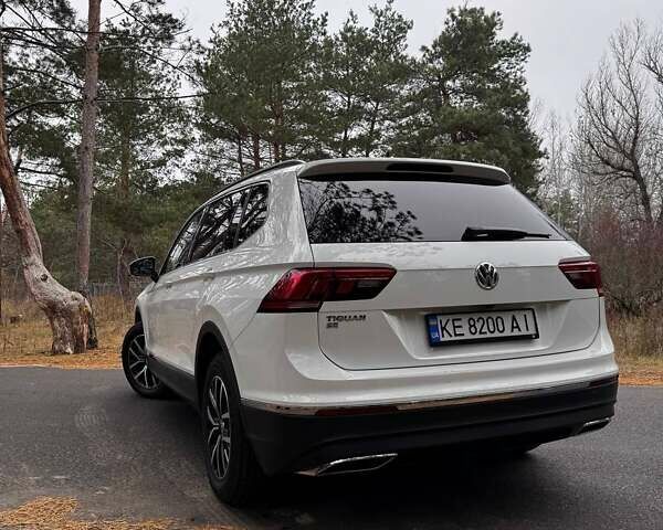 Білий Фольксваген Тігуан, об'ємом двигуна 2 л та пробігом 125 тис. км за 20000 $, фото 8 на Automoto.ua