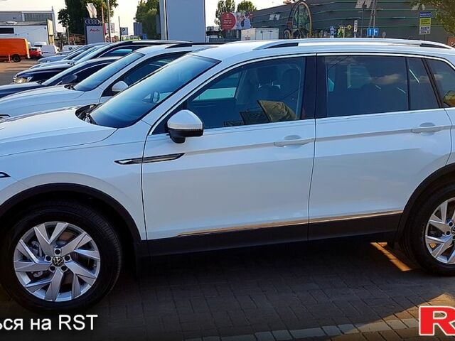 Білий Фольксваген Тігуан, об'ємом двигуна 2 л та пробігом 28 тис. км за 37700 $, фото 6 на Automoto.ua