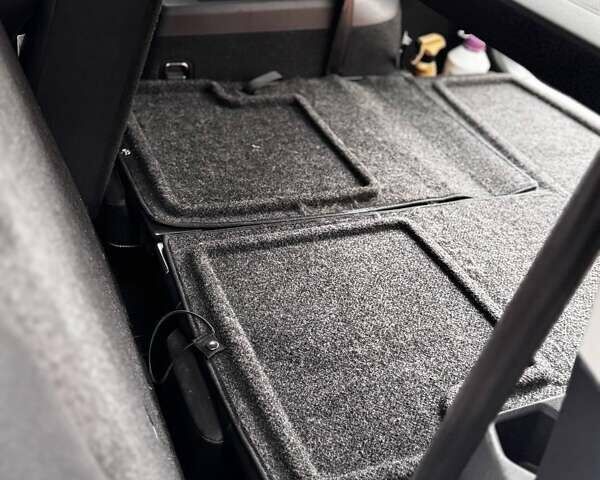 Білий Фольксваген Тігуан, об'ємом двигуна 2 л та пробігом 125 тис. км за 20000 $, фото 26 на Automoto.ua