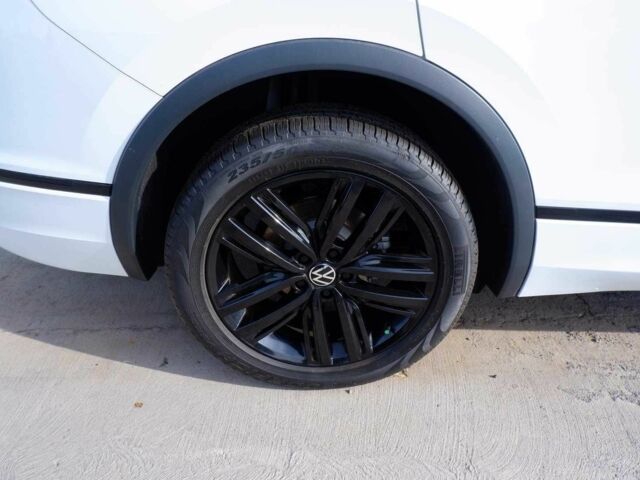 Белый Фольксваген Тигуан, объемом двигателя 2 л и пробегом 17 тыс. км за 16200 $, фото 11 на Automoto.ua