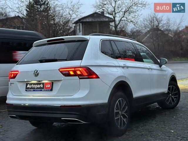 Белый Фольксваген Тигуан, объемом двигателя 2 л и пробегом 102 тыс. км за 21990 $, фото 7 на Automoto.ua