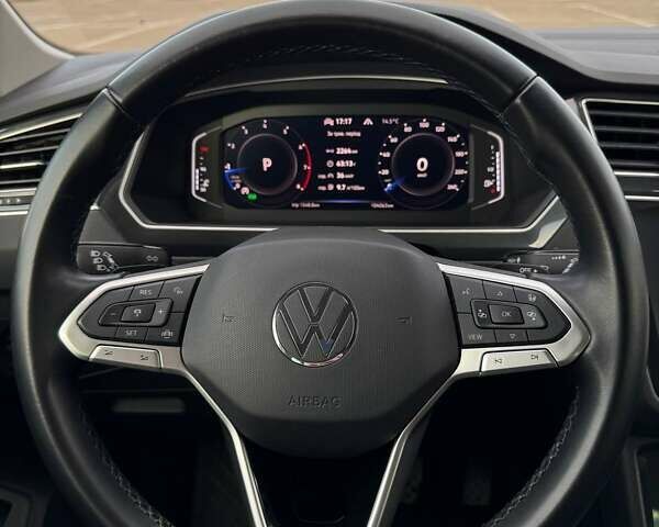 Белый Фольксваген Тигуан, объемом двигателя 1.98 л и пробегом 106 тыс. км за 34999 $, фото 4 на Automoto.ua