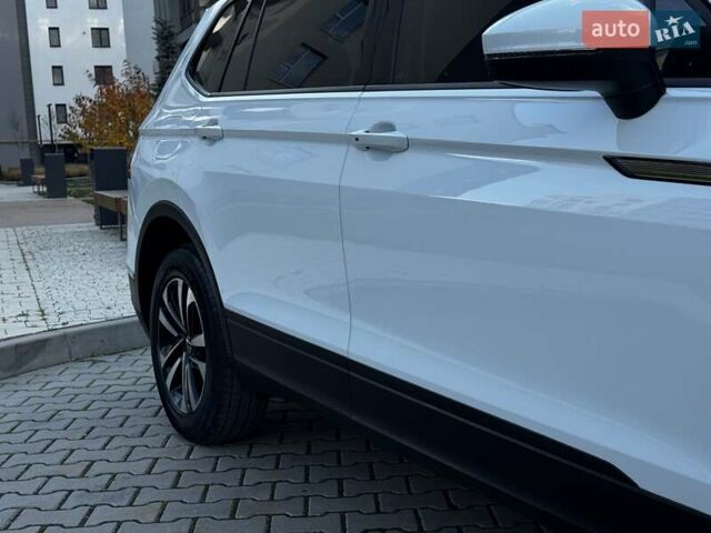 Белый Фольксваген Тигуан, объемом двигателя 1.98 л и пробегом 105 тыс. км за 21750 $, фото 17 на Automoto.ua