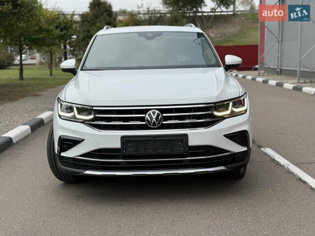 Фольксваген Тигуан 2022 в Киеве на Automoto.ua Белый Фольксваген Тигуан, объемом двигателя 2 л и пробегом 32 тыс. км за 35500 $, фото 3 на Automoto.ua