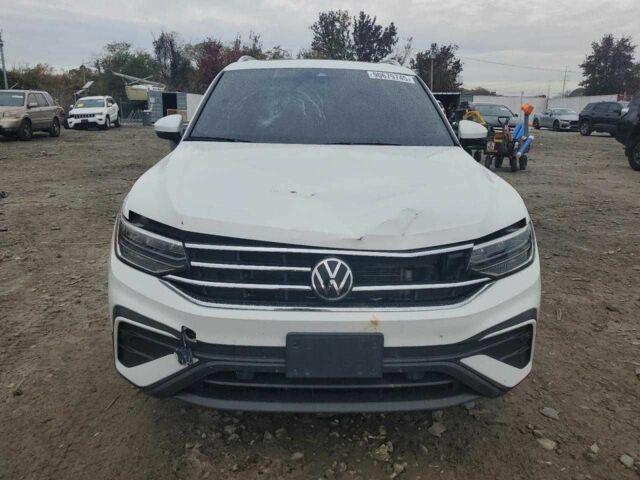 Белый Фольксваген Тигуан, объемом двигателя 2 л и пробегом 123 тыс. км за 4100 $, фото 4 на Automoto.ua