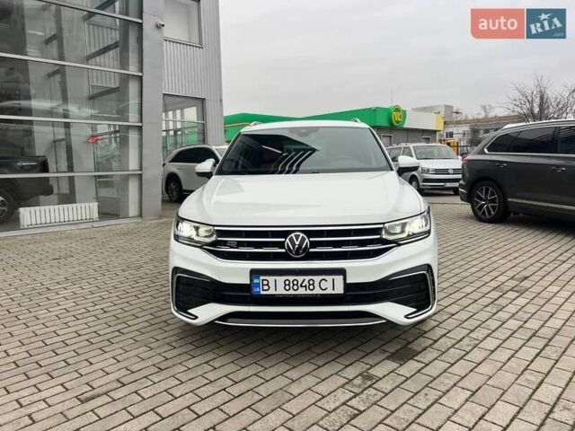 Білий Фольксваген Тігуан, об'ємом двигуна 1.98 л та пробігом 48 тис. км за 39000 $, фото 2 на Automoto.ua