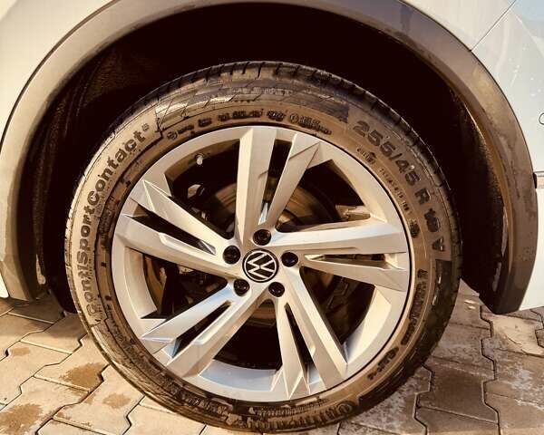 Белый Фольксваген Тигуан, объемом двигателя 1.98 л и пробегом 41 тыс. км за 42000 $, фото 13 на Automoto.ua