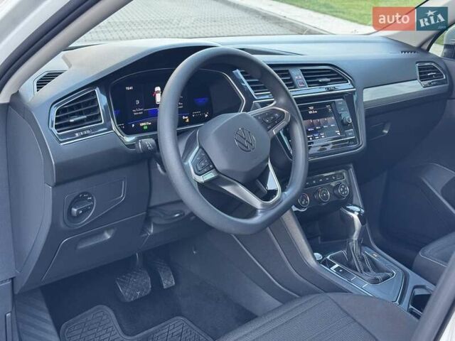 Белый Фольксваген Тигуан, объемом двигателя 1.98 л и пробегом 105 тыс. км за 21750 $, фото 28 на Automoto.ua