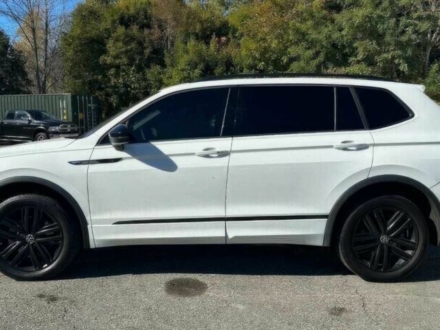 Белый Фольксваген Тигуан, объемом двигателя 2 л и пробегом 22 тыс. км за 15000 $, фото 4 на Automoto.ua