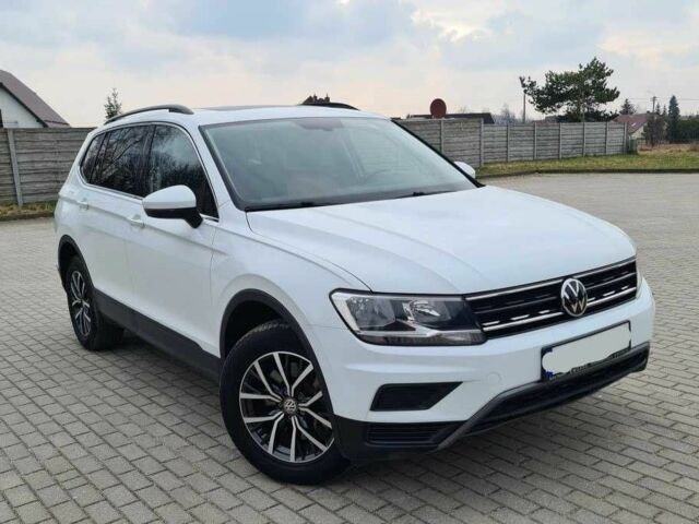 Білий Фольксваген Тігуан, об'ємом двигуна 2 л та пробігом 75 тис. км за 12400 $, фото 6 на Automoto.ua
