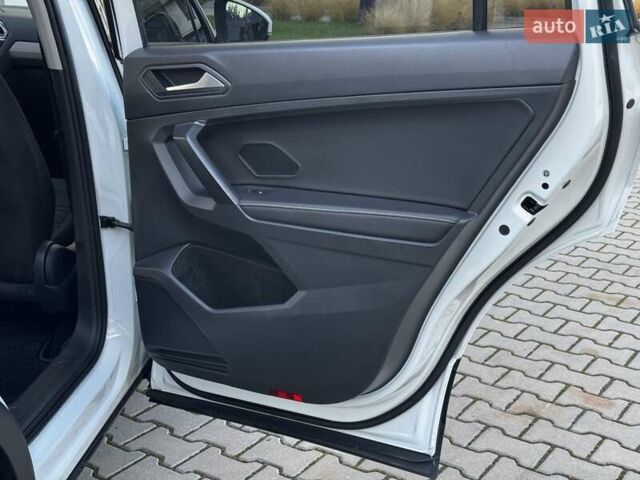 Белый Фольксваген Тигуан, объемом двигателя 1.98 л и пробегом 105 тыс. км за 21750 $, фото 33 на Automoto.ua