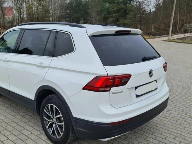 Білий Фольксваген Тігуан, об'ємом двигуна 2 л та пробігом 75 тис. км за 12400 $, фото 10 на Automoto.ua