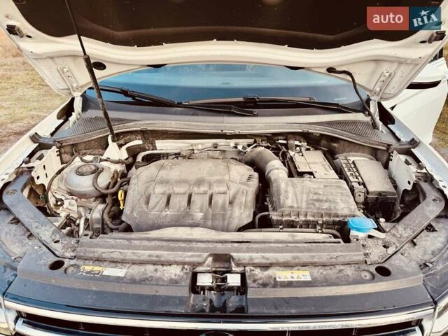 Белый Фольксваген Тигуан, объемом двигателя 1.98 л и пробегом 41 тыс. км за 42000 $, фото 18 на Automoto.ua