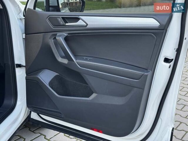 Белый Фольксваген Тигуан, объемом двигателя 1.98 л и пробегом 105 тыс. км за 21750 $, фото 37 на Automoto.ua