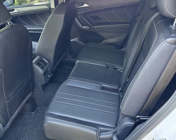 Белый Фольксваген Тигуан, объемом двигателя 2 л и пробегом 50 тыс. км за 29000 $, фото 15 на Automoto.ua