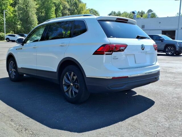 Білий Фольксваген Тігуан, об'ємом двигуна 2 л та пробігом 15 тис. км за 10700 $, фото 4 на Automoto.ua