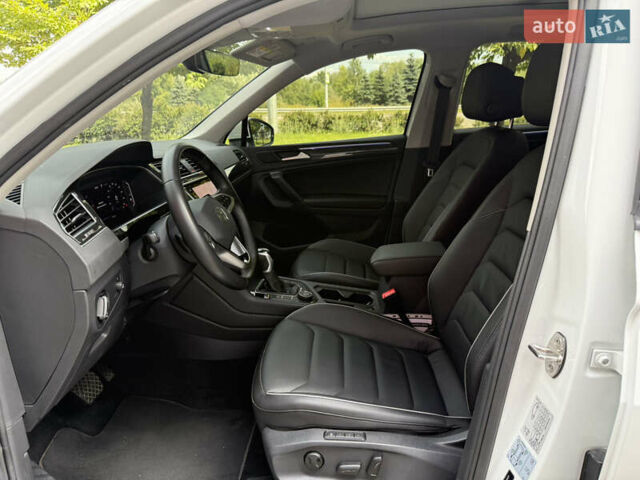 Фольксваген Тигуан 2022 в Киеве на Automoto.ua Белый Фольксваген Тигуан, объемом двигателя 2 л и пробегом 32 тыс. км за 35500 $, фото 27 на Automoto.ua