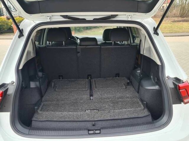 Білий Фольксваген Тігуан, об'ємом двигуна 2 л та пробігом 75 тис. км за 12400 $, фото 22 на Automoto.ua