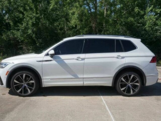 Белый Фольксваген Тигуан, объемом двигателя 2 л и пробегом 25 тыс. км за 20300 $, фото 4 на Automoto.ua