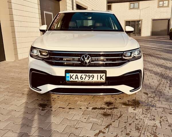 Белый Фольксваген Тигуан, объемом двигателя 1.98 л и пробегом 41 тыс. км за 42000 $, фото 5 на Automoto.ua