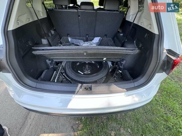 Белый Фольксваген Тигуан, объемом двигателя 2 л и пробегом 50 тыс. км за 29000 $, фото 18 на Automoto.ua