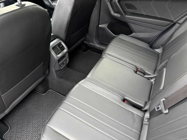 Білий Фольксваген Тігуан, об'ємом двигуна 2 л та пробігом 25 тис. км за 7800 $, фото 10 на Automoto.ua