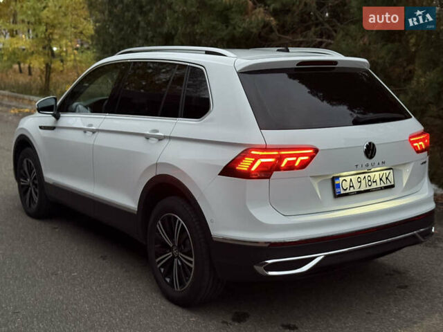Белый Фольксваген Тигуан, объемом двигателя 1.98 л и пробегом 55 тыс. км за 39500 $, фото 5 на Automoto.ua