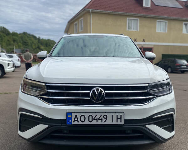 Білий Фольксваген Тігуан, об'ємом двигуна 1.98 л та пробігом 65 тис. км за 23000 $, фото 1 на Automoto.ua