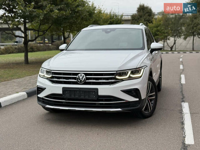 Фольксваген Тигуан 2022 в Киеве на Automoto.ua Белый Фольксваген Тигуан, объемом двигателя 2 л и пробегом 32 тыс. км за 35500 $, фото 2 на Automoto.ua