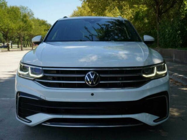 Белый Фольксваген Тигуан, объемом двигателя 2 л и пробегом 21 тыс. км за 21200 $, фото 1 на Automoto.ua