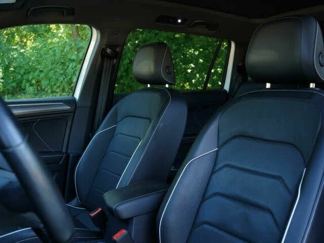 Белый Фольксваген Тигуан, объемом двигателя 2 л и пробегом 21 тыс. км за 21200 $, фото 8 на Automoto.ua