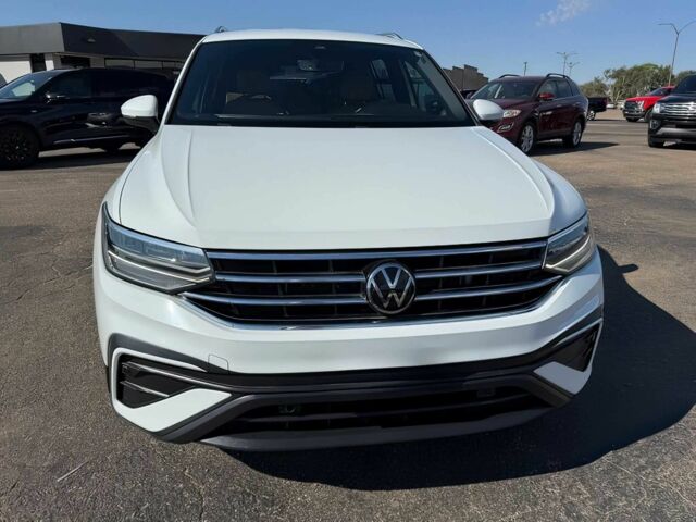 Белый Фольксваген Тигуан, объемом двигателя 2 л и пробегом 12 тыс. км за 15000 $, фото 1 на Automoto.ua