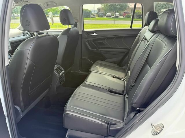 Белый Фольксваген Тигуан, объемом двигателя 2 л и пробегом 25 тыс. км за 17300 $, фото 11 на Automoto.ua