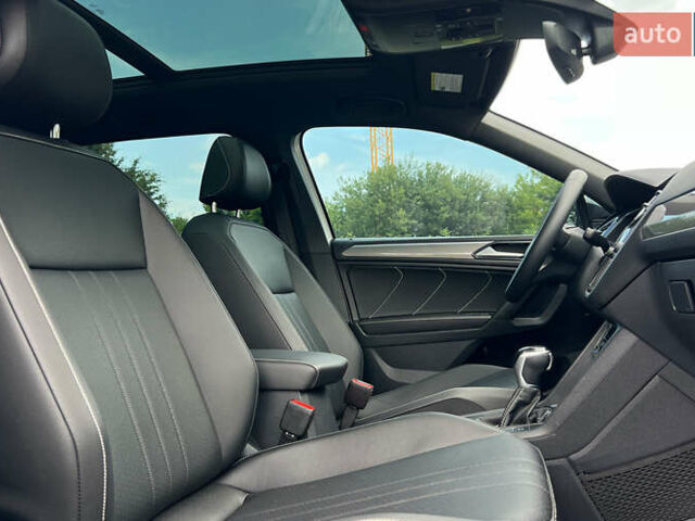 Білий Фольксваген Тігуан, об'ємом двигуна 2 л та пробігом 30 тис. км за 31500 $, фото 22 на Automoto.ua