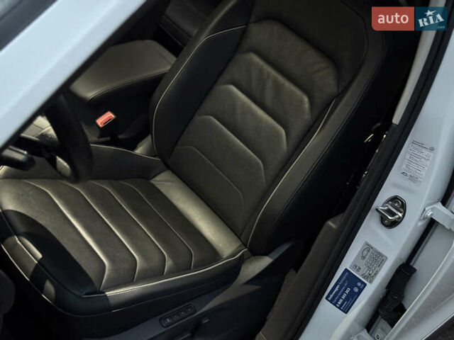 Белый Фольксваген Тигуан, объемом двигателя 1.98 л и пробегом 55 тыс. км за 39500 $, фото 8 на Automoto.ua