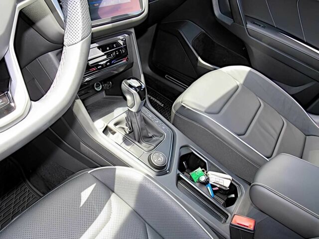 Белый Фольксваген Тигуан, объемом двигателя 2 л и пробегом 14 тыс. км за 17900 $, фото 9 на Automoto.ua