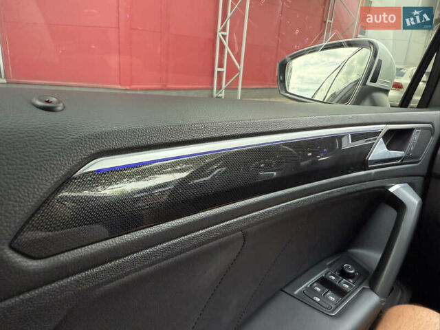 Білий Фольксваген Тігуан, об'ємом двигуна 2 л та пробігом 32 тис. км за 35500 $, фото 37 на Automoto.ua