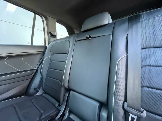 Белый Фольксваген Тигуан, объемом двигателя 2 л и пробегом 18 тыс. км за 7800 $, фото 12 на Automoto.ua