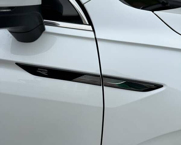 Білий Фольксваген Тігуан, об'ємом двигуна 1.98 л та пробігом 30 тис. км за 39500 $, фото 1 на Automoto.ua