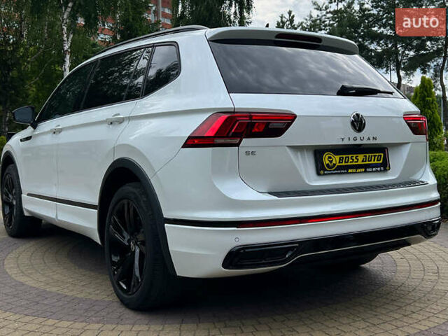 Білий Фольксваген Тігуан, об'ємом двигуна 2 л та пробігом 30 тис. км за 31500 $, фото 4 на Automoto.ua