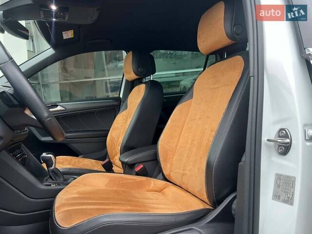 Білий Фольксваген Тігуан, об'ємом двигуна 1.98 л та пробігом 48 тис. км за 39000 $, фото 27 на Automoto.ua