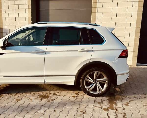 Белый Фольксваген Тигуан, объемом двигателя 1.98 л и пробегом 41 тыс. км за 42000 $, фото 14 на Automoto.ua