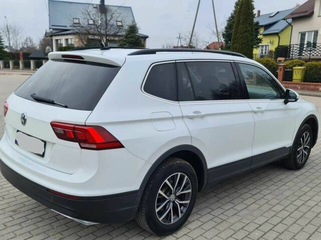 Білий Фольксваген Тігуан, об'ємом двигуна 2 л та пробігом 75 тис. км за 12400 $, фото 15 на Automoto.ua