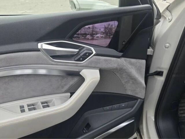 Белый Фольксваген Тигуан, объемом двигателя 0 л и пробегом 50 тыс. км за 25600 $, фото 5 на Automoto.ua