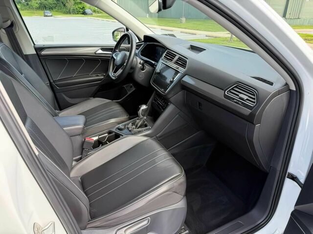 Белый Фольксваген Тигуан, объемом двигателя 2 л и пробегом 25 тыс. км за 17300 $, фото 10 на Automoto.ua