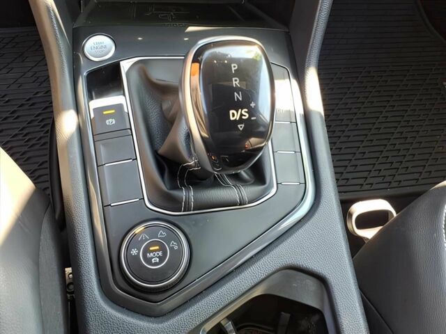 Білий Фольксваген Тігуан, об'ємом двигуна 2 л та пробігом 15 тис. км за 10700 $, фото 8 на Automoto.ua