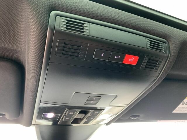 Белый Фольксваген Тигуан, объемом двигателя 2 л и пробегом 45 тыс. км за 28290 $, фото 37 на Automoto.ua