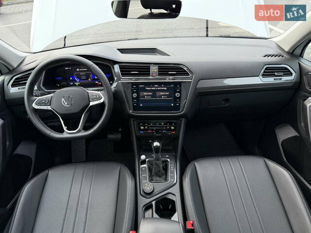 Белый Фольксваген Тигуан, объемом двигателя 1.98 л и пробегом 48 тыс. км за 26999 $, фото 41 на Automoto.ua