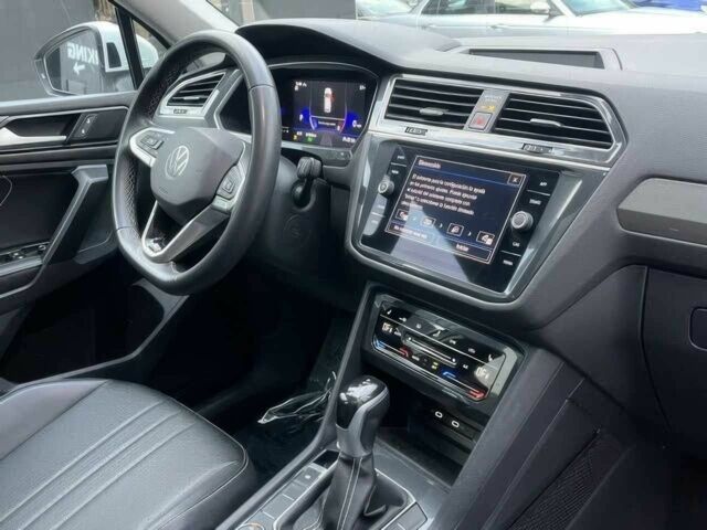 Білий Фольксваген Тігуан, об'ємом двигуна 2 л та пробігом 28 тис. км за 16400 $, фото 7 на Automoto.ua